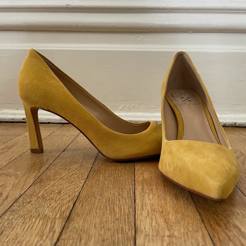 Vince Camuto Retsie Golden Suede Pointed Heels 7